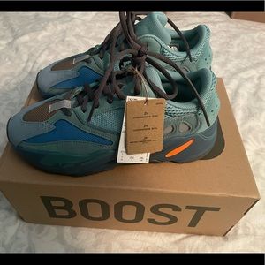 Adidas Yeezy boost 700